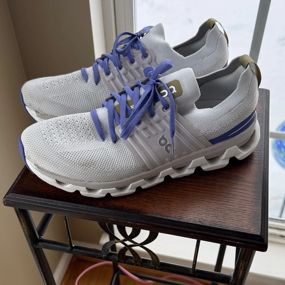 On Running Women's White/gray and Purple Sneakers - Picture 4 of 9